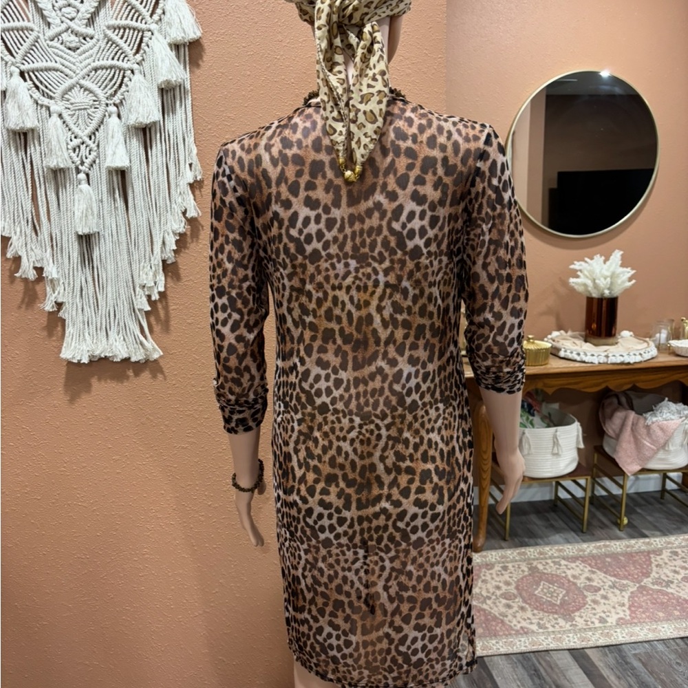 Discreet Leopard Print Kimono - Brown & Black - Picture 8 of 14
